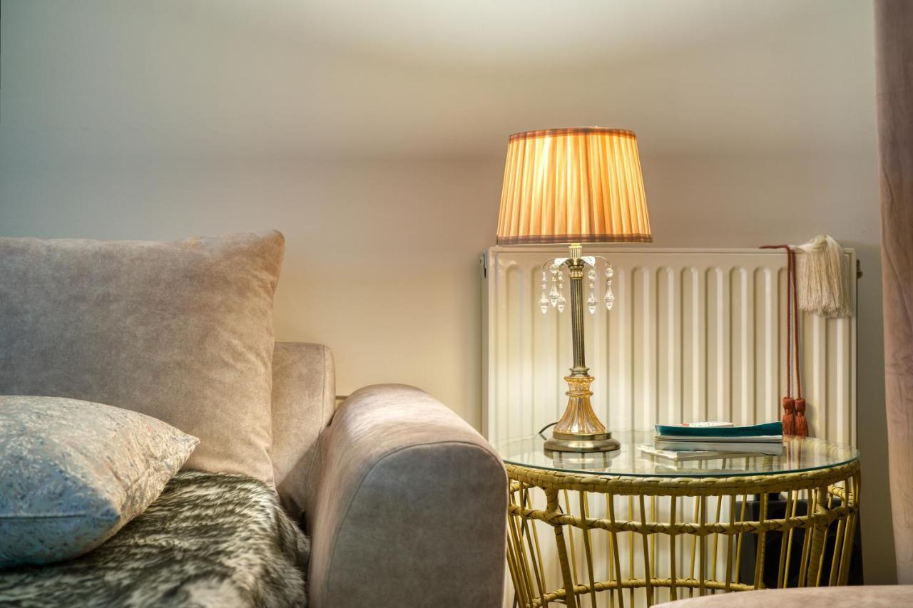Sea & Mountain Apartment Close To Port And City Lávrion Eksteriør billede