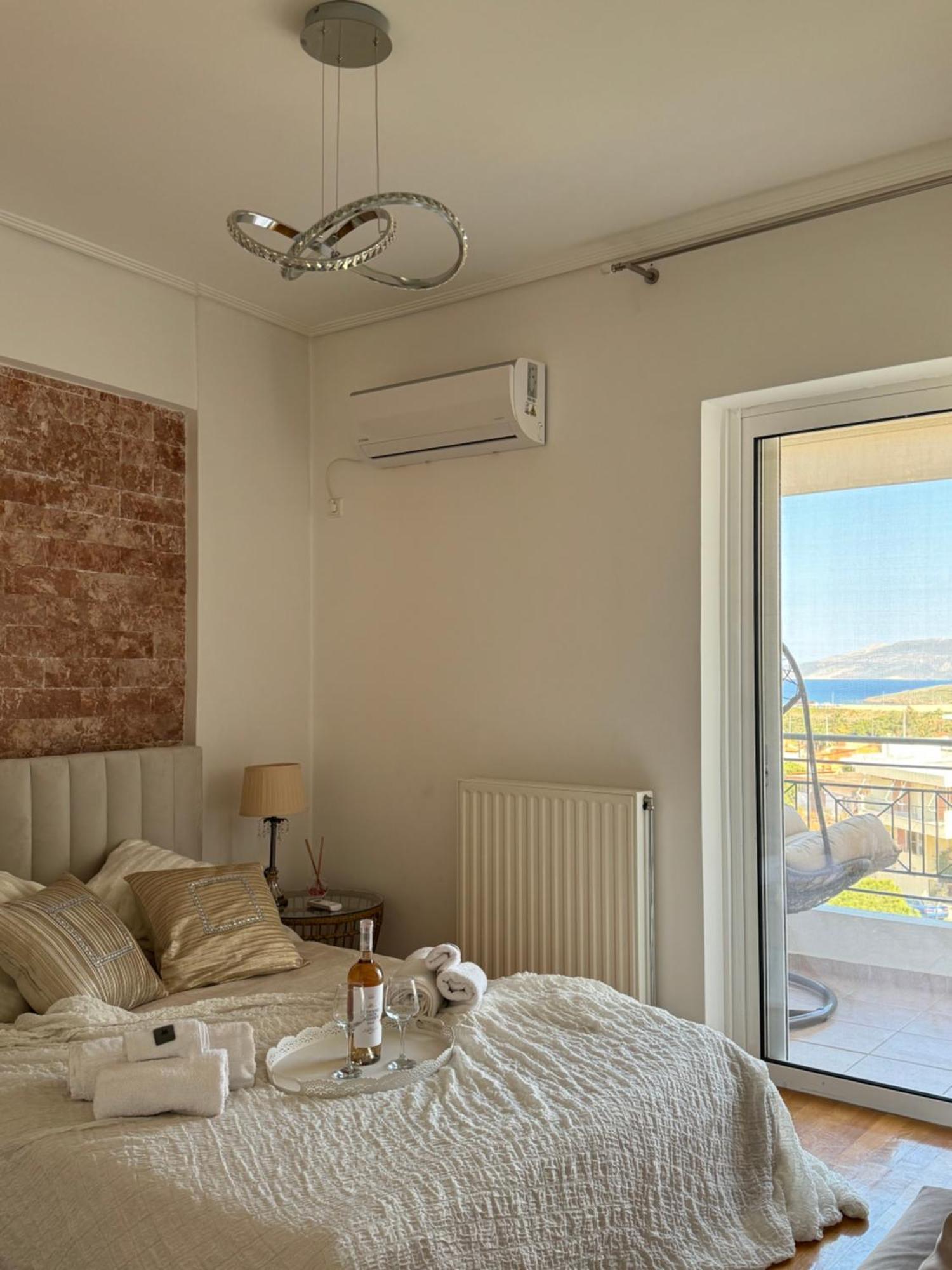 Sea & Mountain Apartment Close To Port And City Lávrion Eksteriør billede