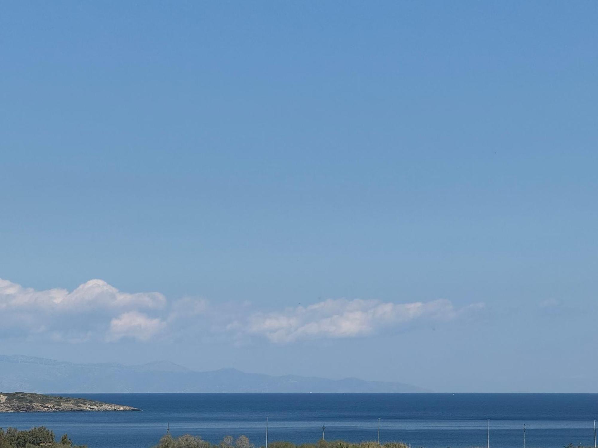 Sea & Mountain Apartment Close To Port And City Lávrion Eksteriør billede